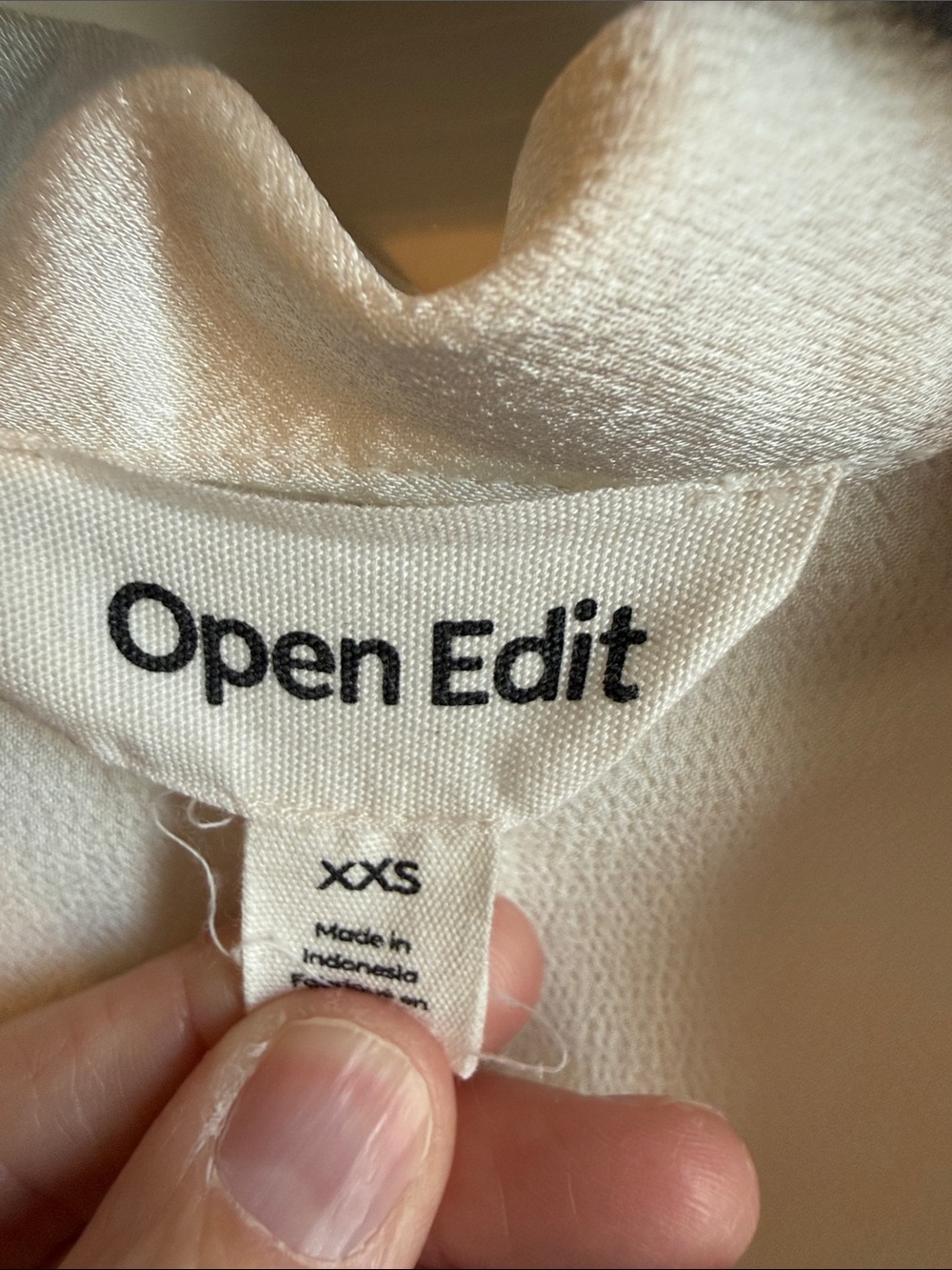 Open Edit Blouse - Picture 3 of 3